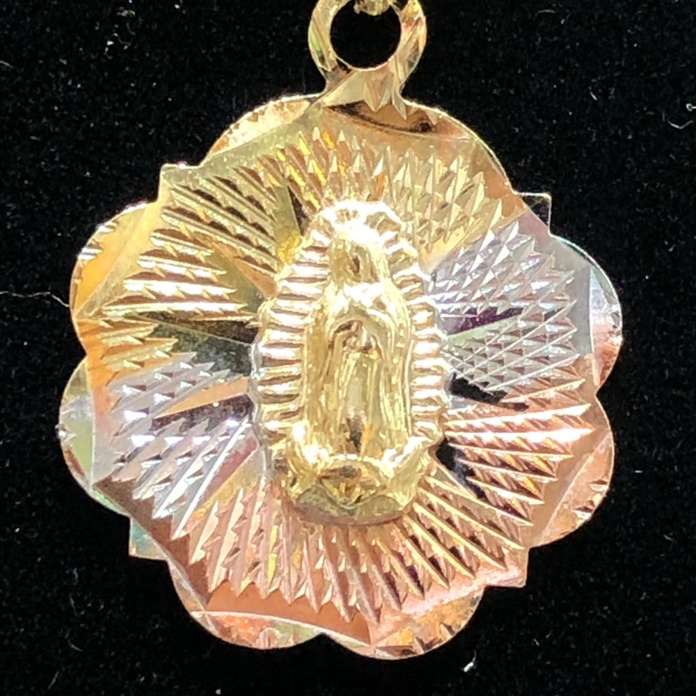 Flower shaped Virgin Mary pendant jewelry necklace